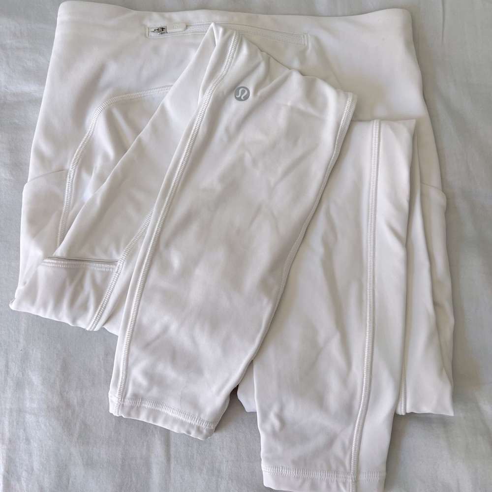 White Lululemon leggings